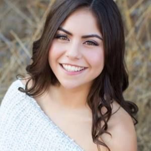 Meet your Posher, Julianna